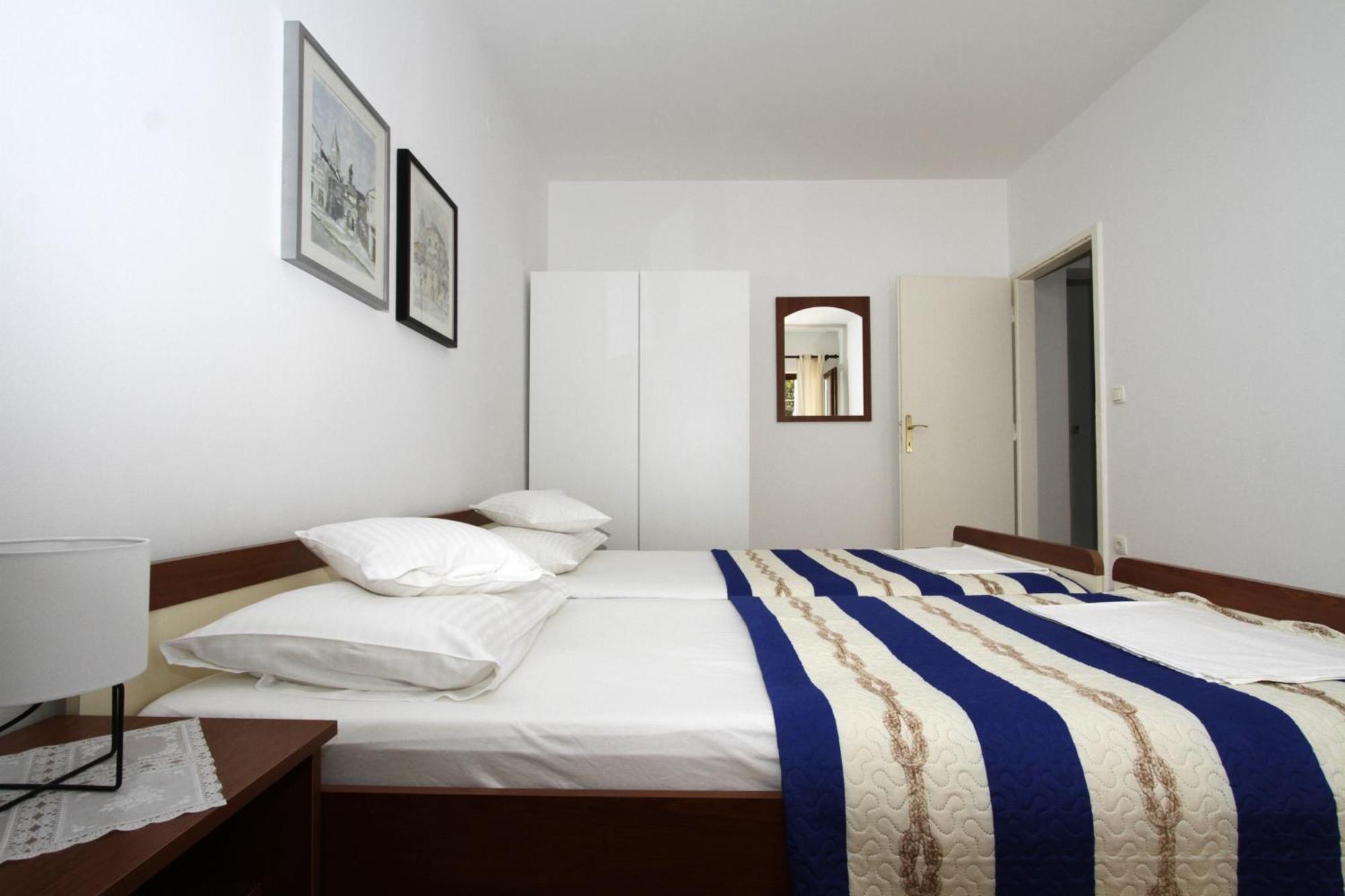 Apartments By The Sea Trogir - 11895 Phòng bức ảnh